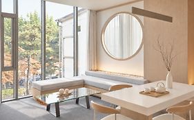 Uh Suite The Seoul